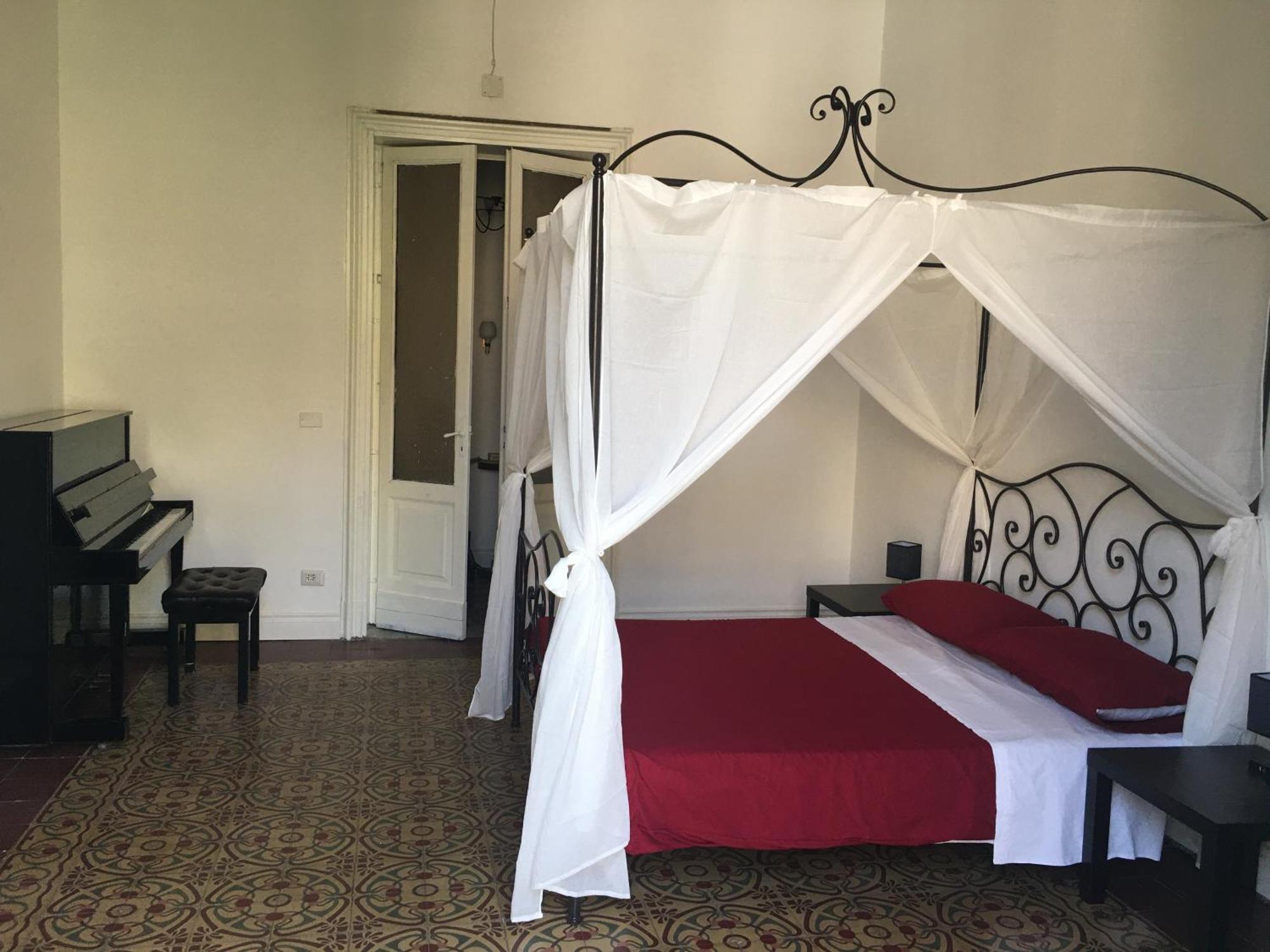 קטאניה Bohemian Apartment Terrace Downtown מראה חיצוני תמונה